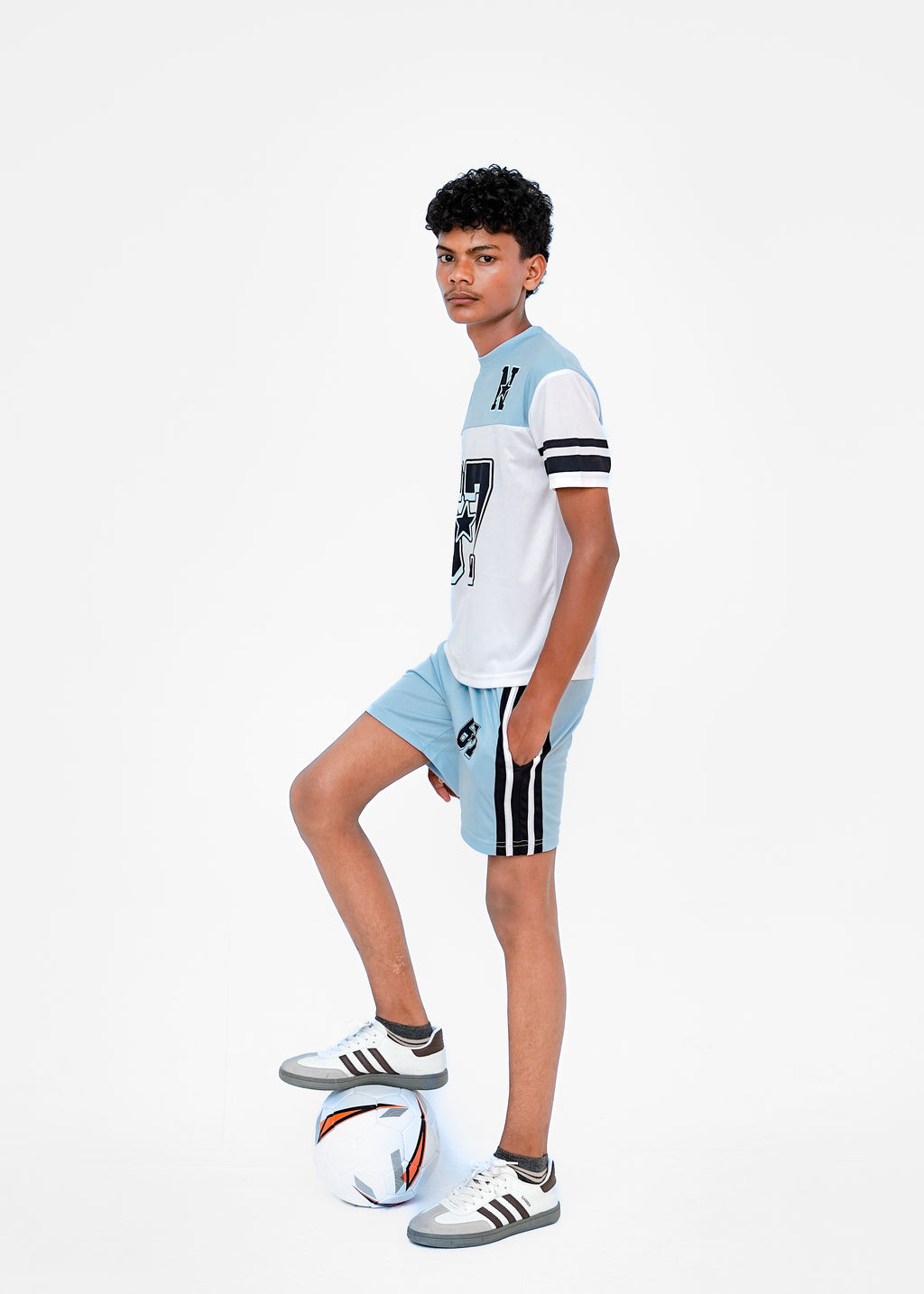 PRINTED SPORTS TEE AND SHORTS